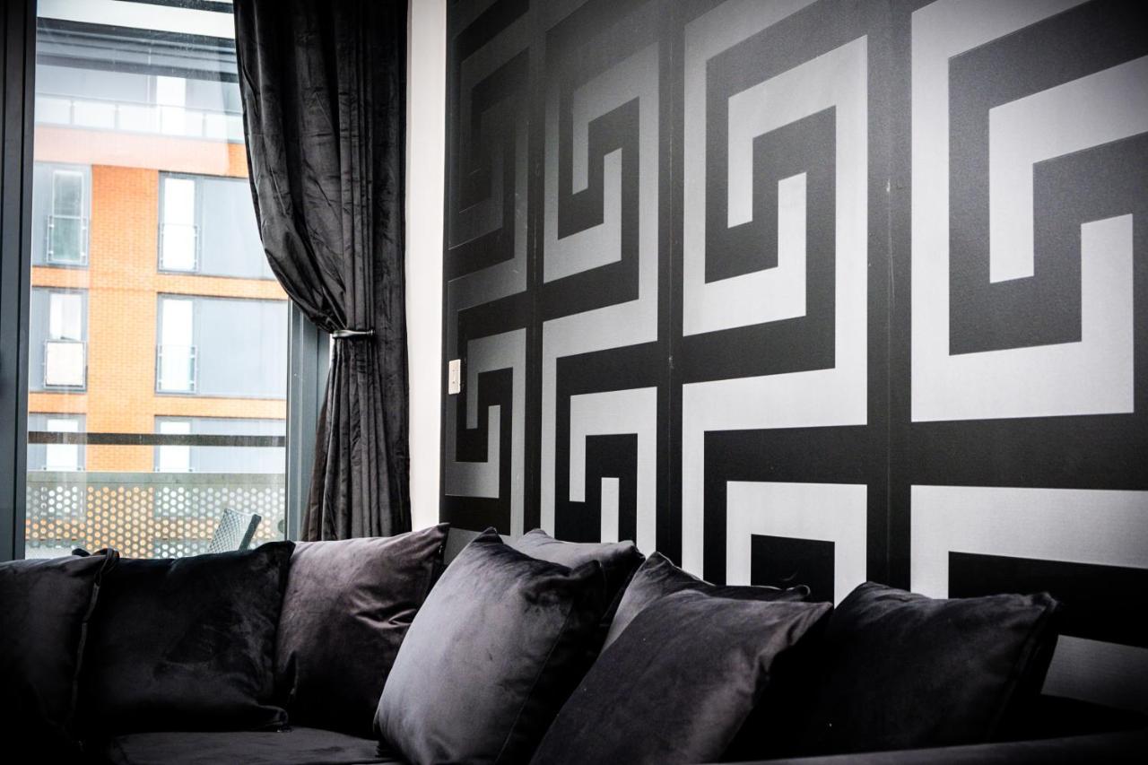 Maevela Apartments - Arcadian Versace Themed Apt ☆ Huge Balcony / Free Parking → Free Netflix -2 Min Walk From Birmingham Hippodrome Theatre, Arcadian, China Town, Sidewalk Club, Gay Village, 5 Mins From New Street Train Station - Birmingham Grand Ce Exterior foto
